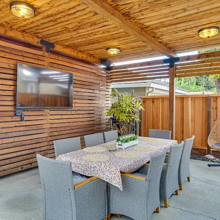 Cozy Bay Area Vacation Rental With Patio